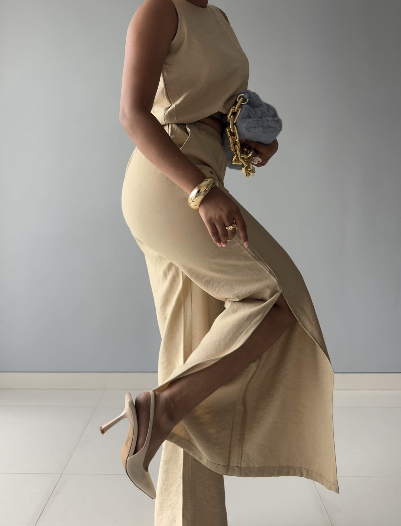 beige