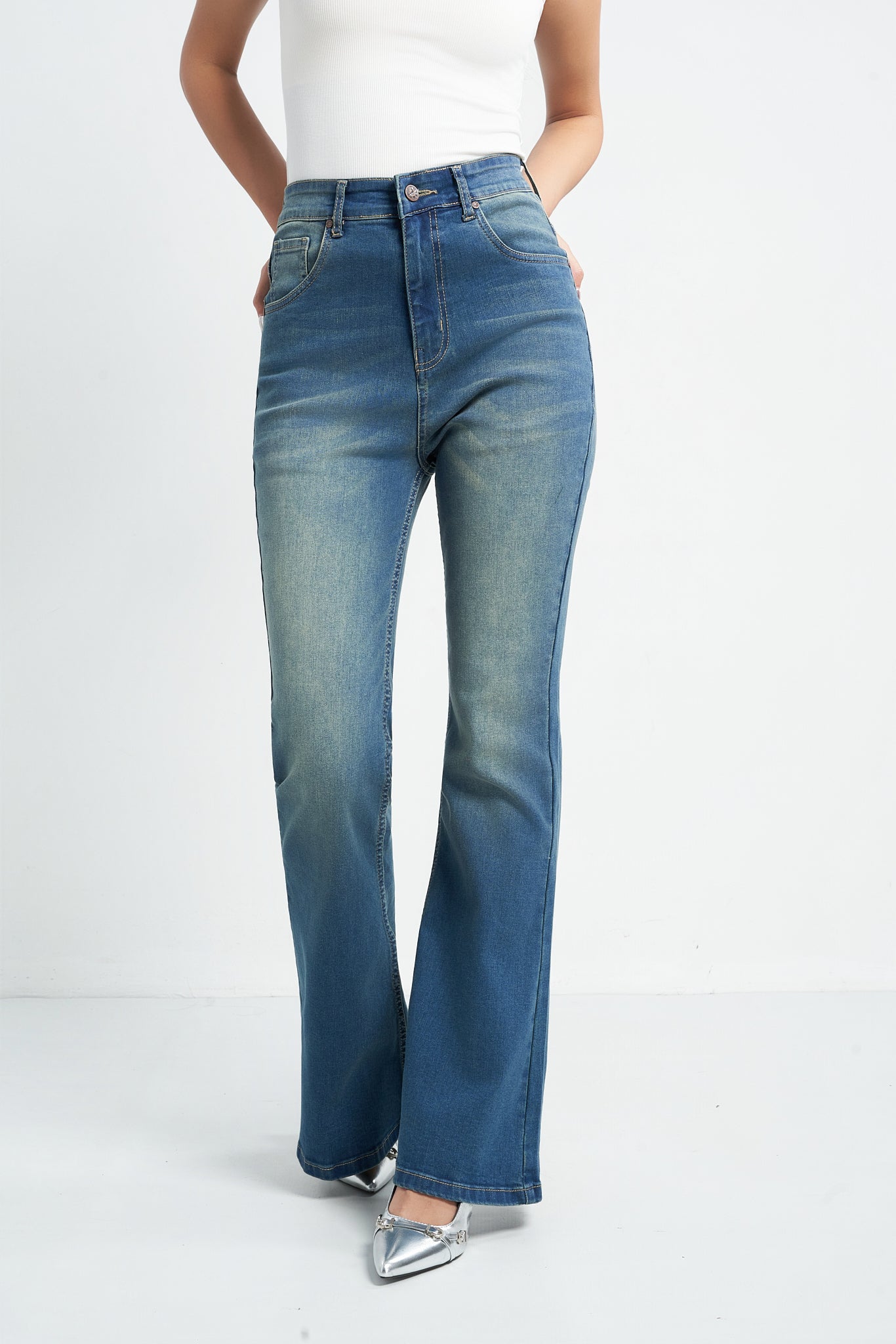 Classic Vogue Flare Jeans