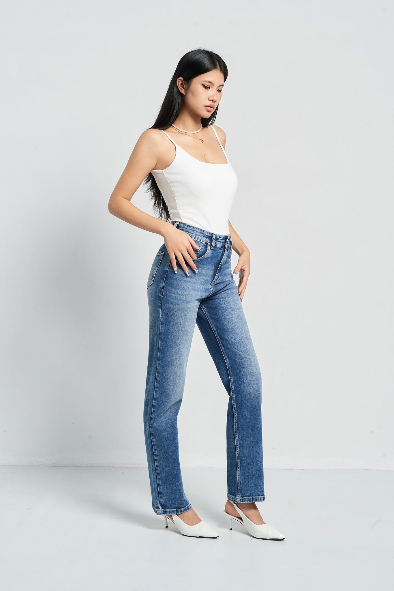 Sleek Tailored Straight Fit Jeans