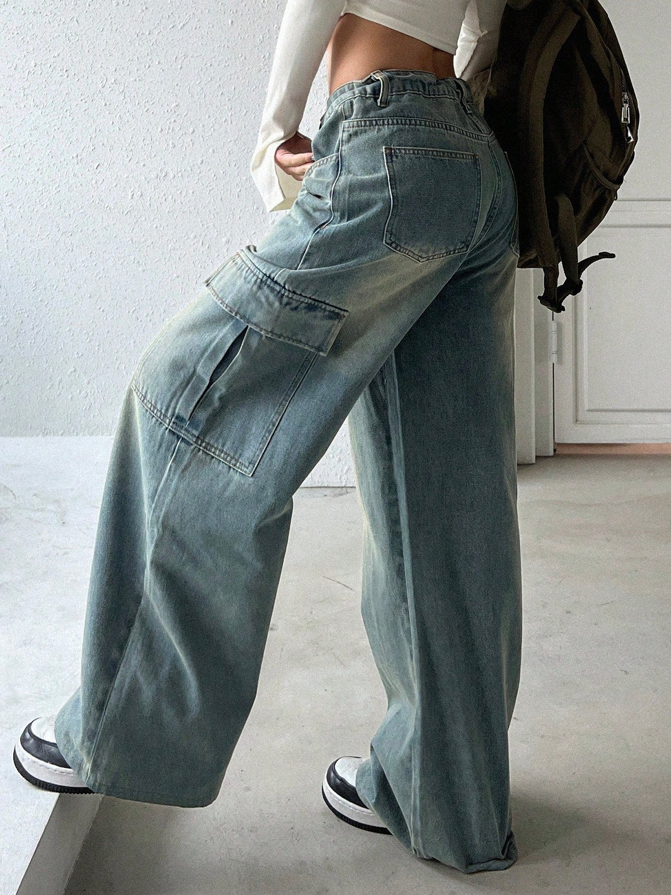 Outland Draw Wide Leg Cargo Jeans