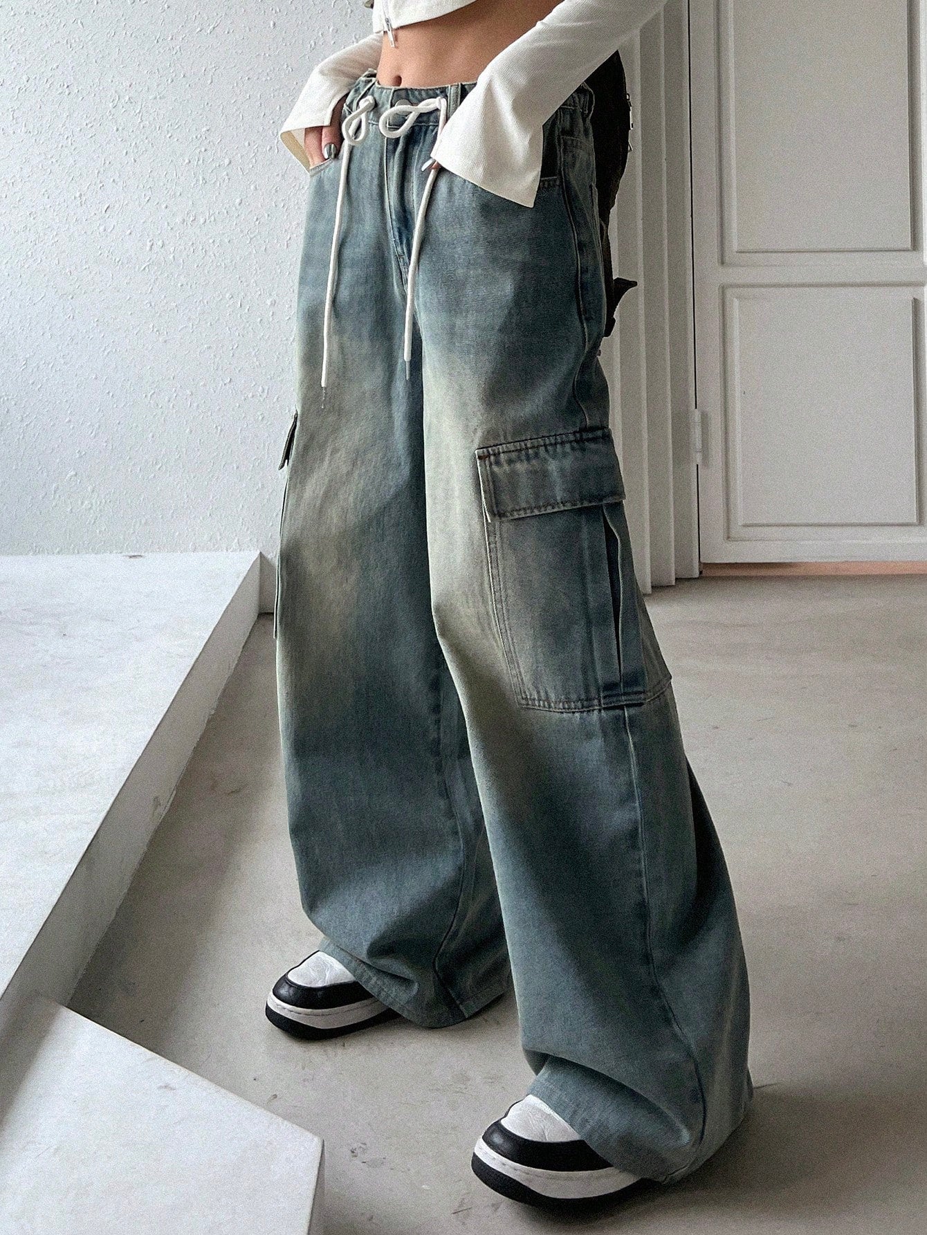 Outland Draw Wide Leg Cargo Jeans