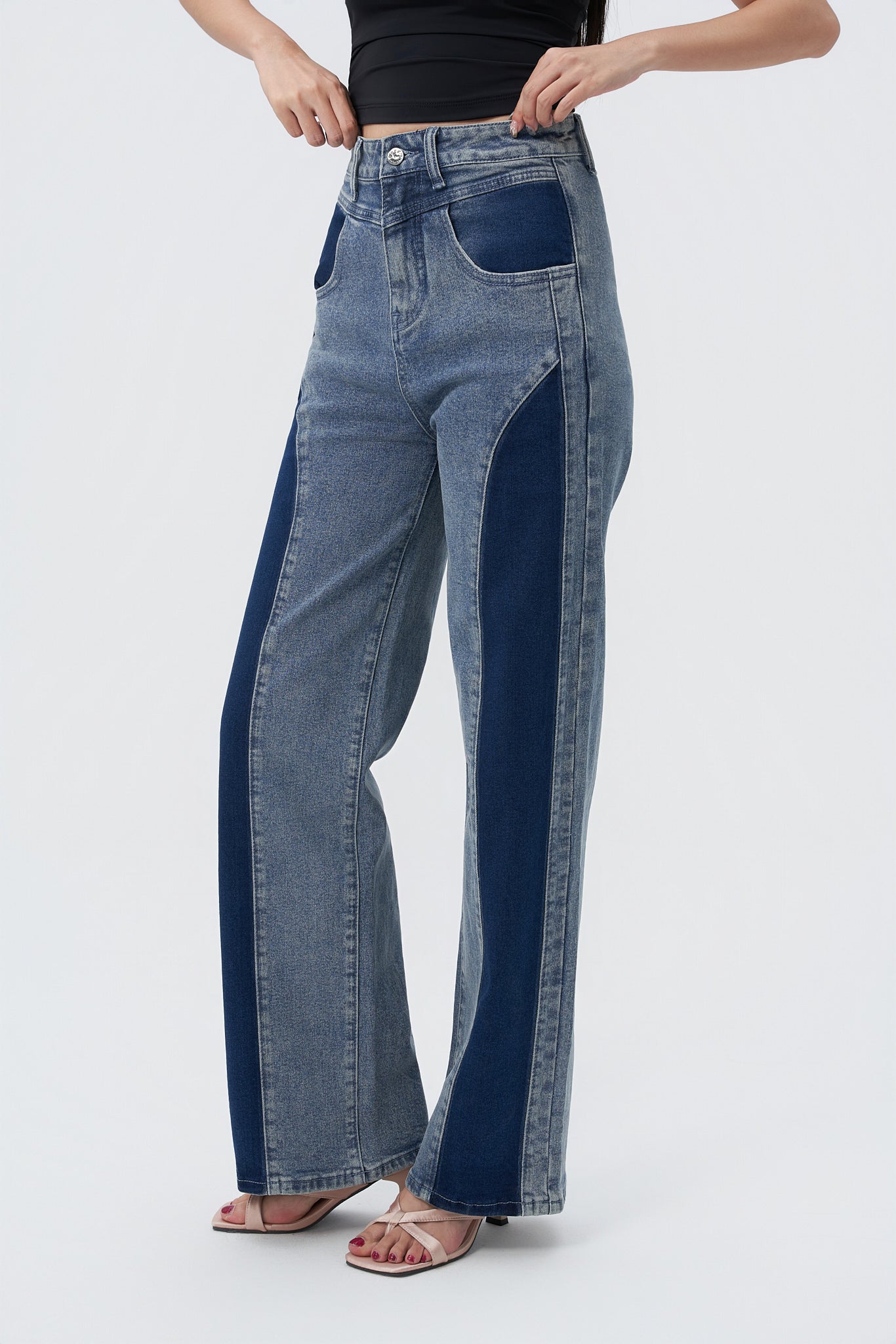 Contrast Flow Straight Leg Jeans
