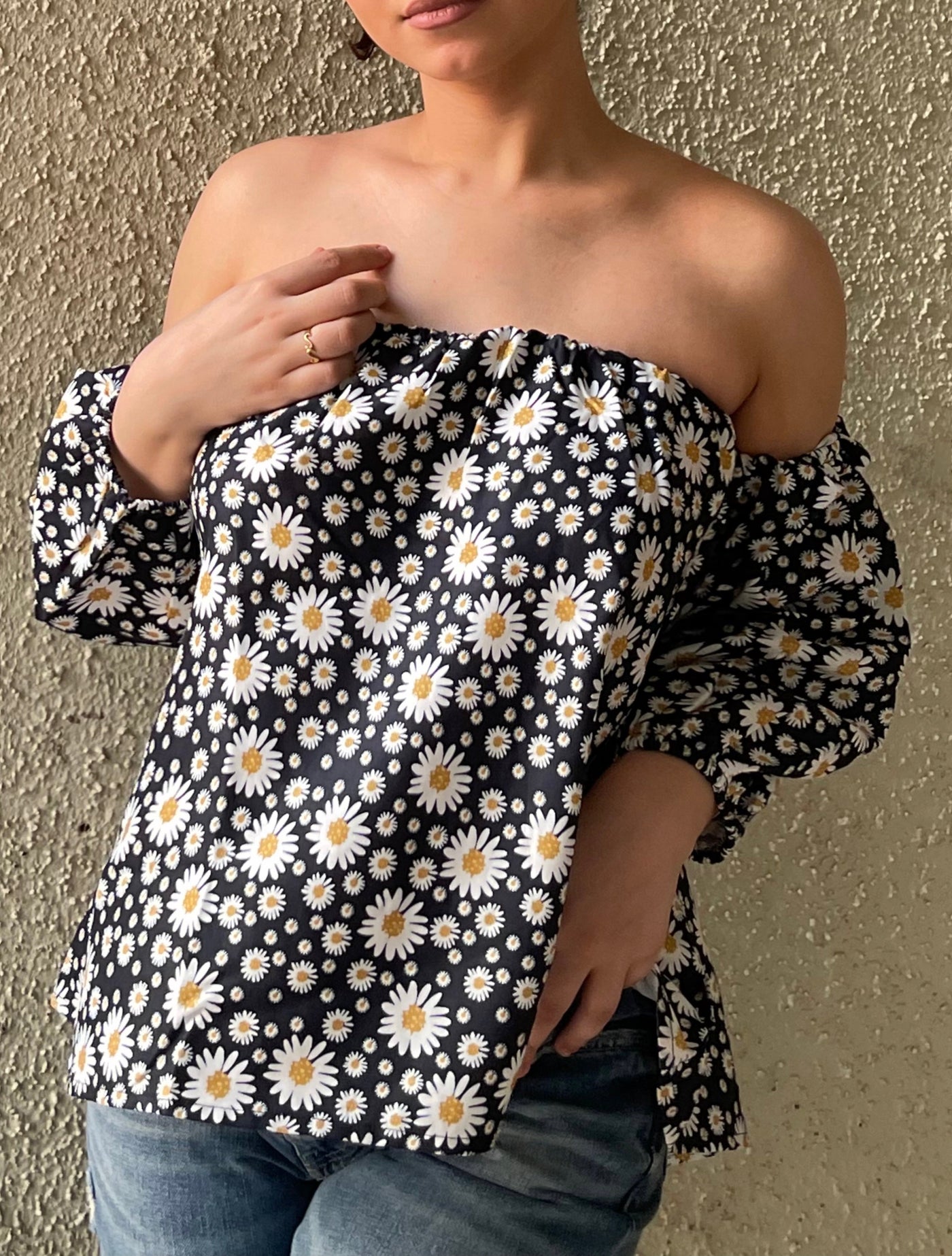 Daisy Off Shoulder Top with choker