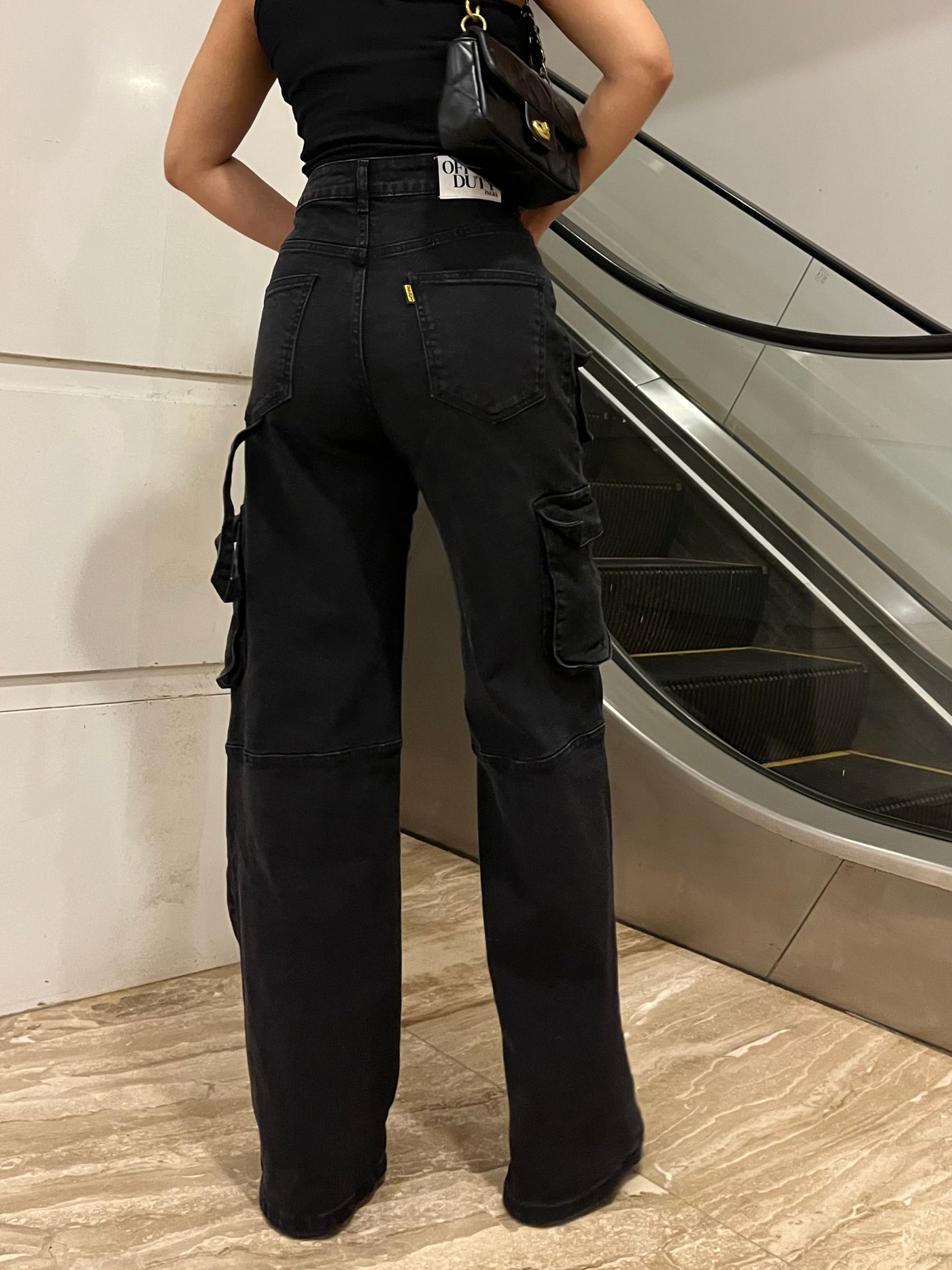 So Black Pocket Details High Waist Cargo Jeans – Offduty India