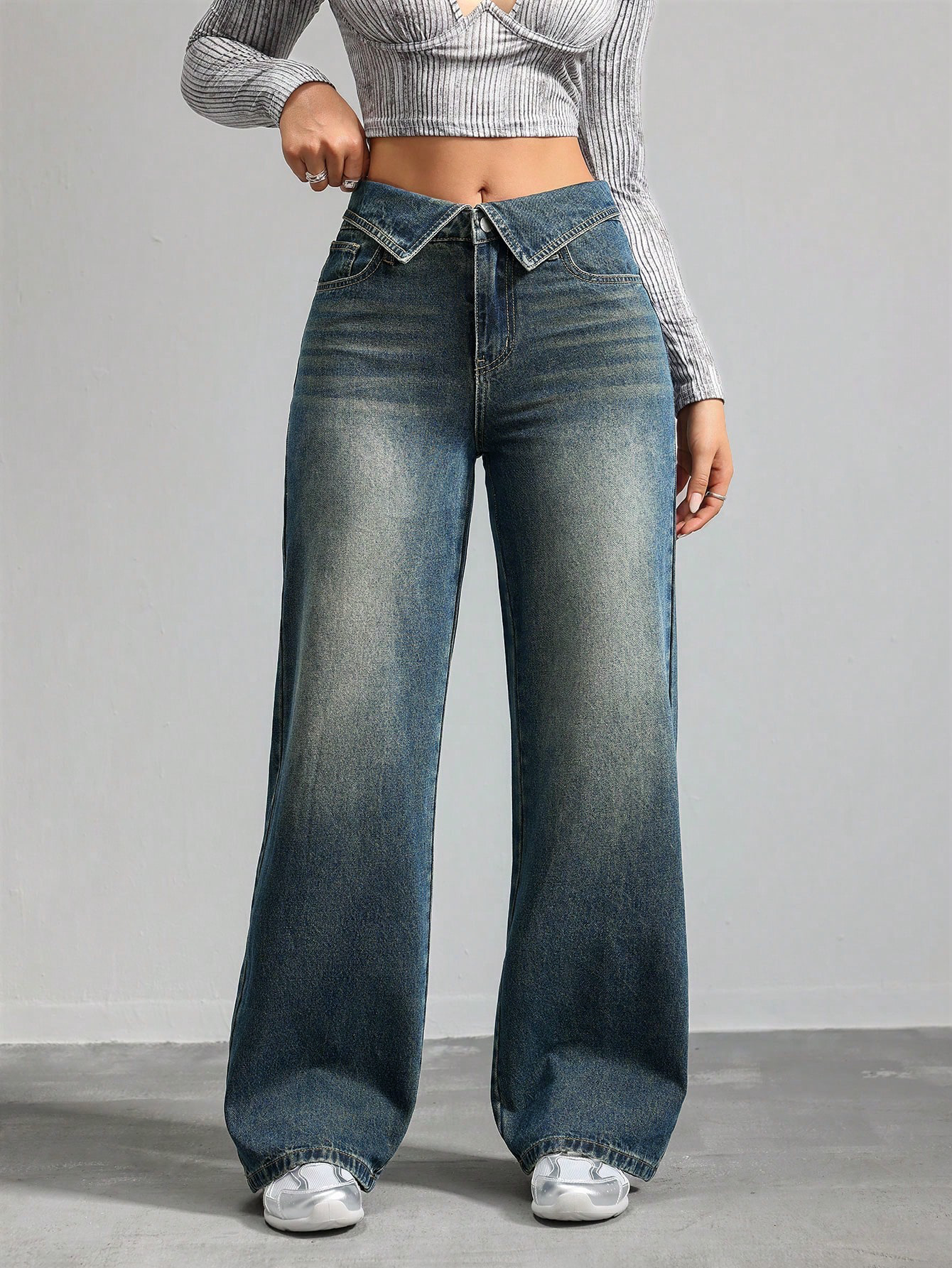 Collar Up Straight Jeans