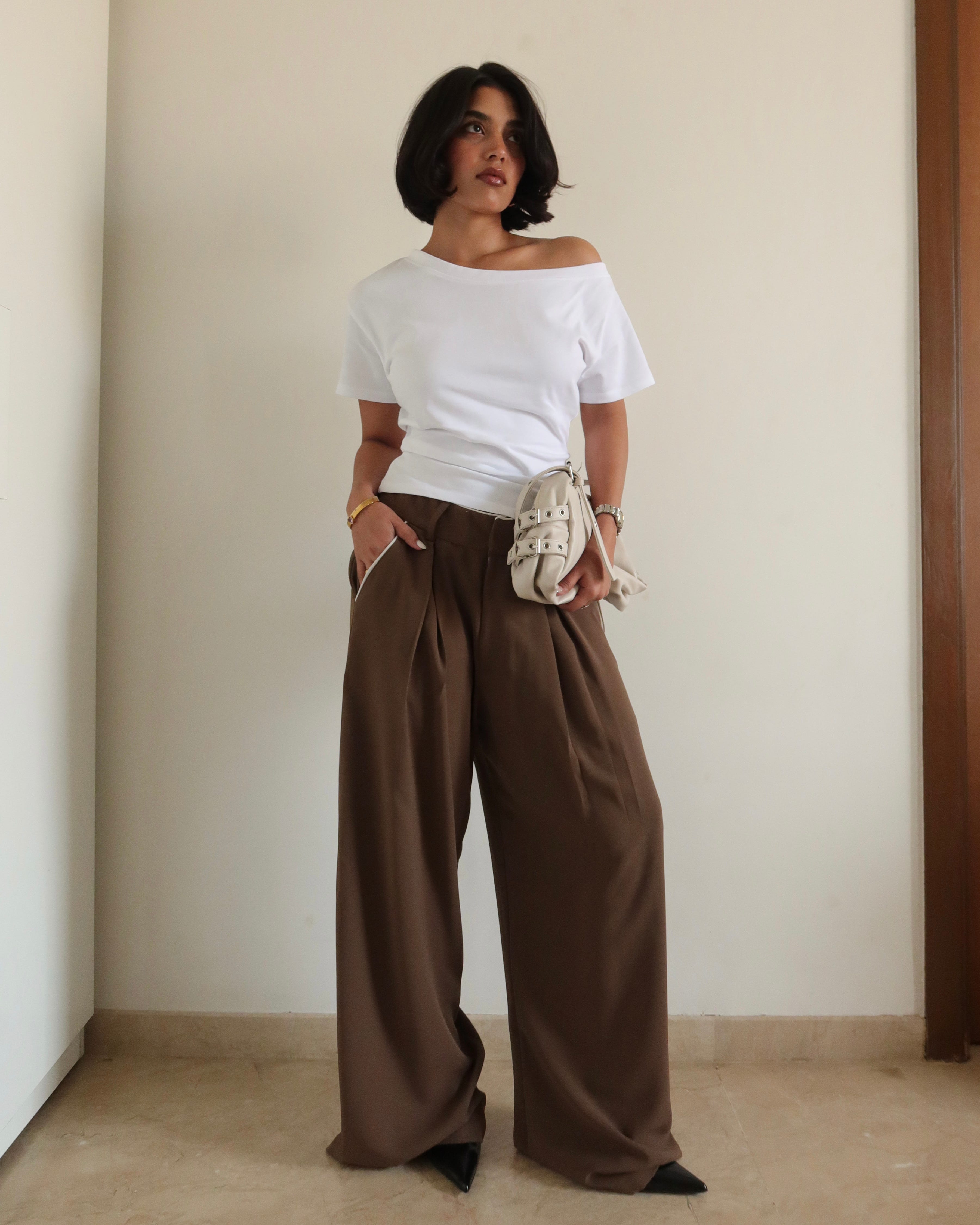 Outline Pleats Pants