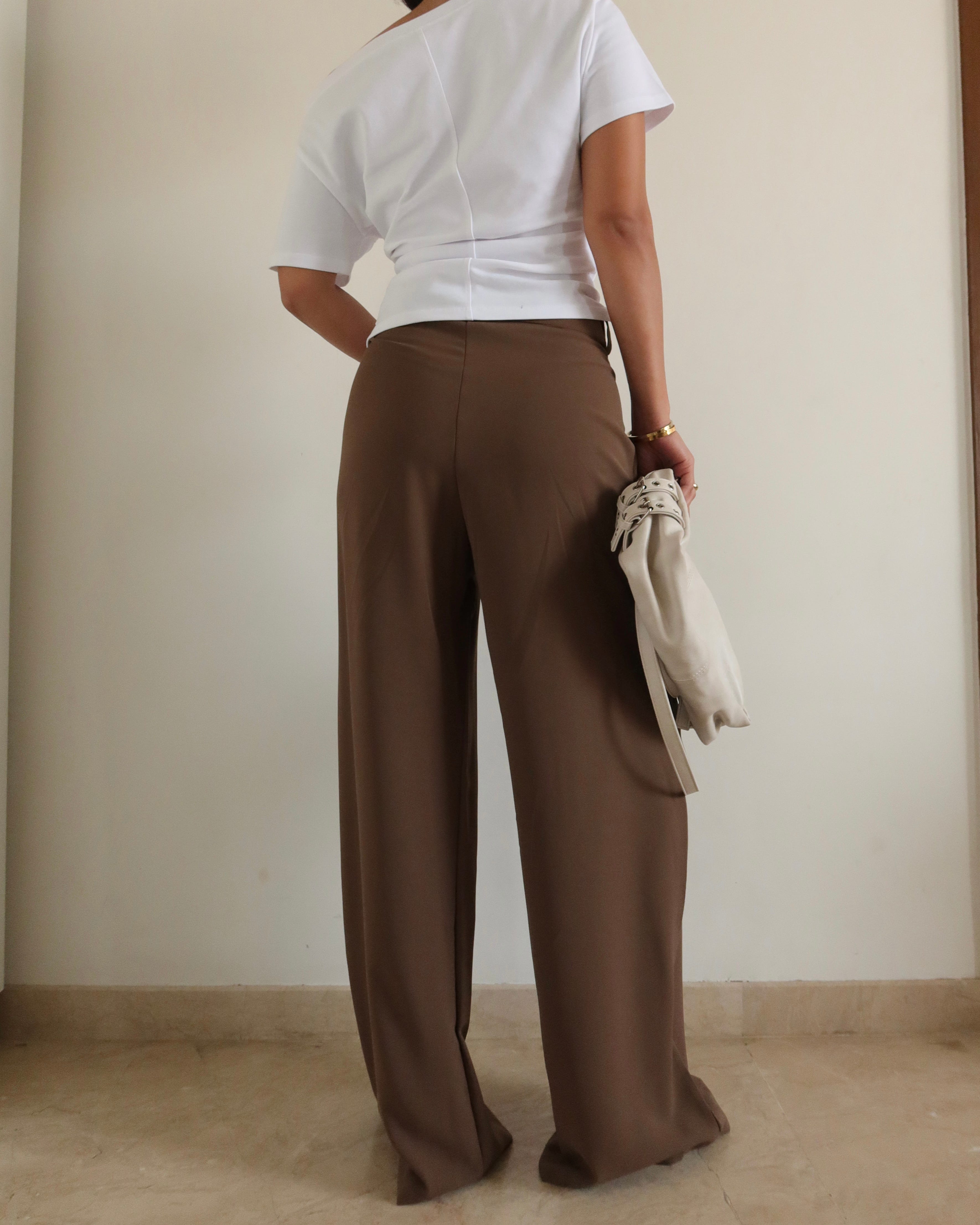 Outline Pleats Pants