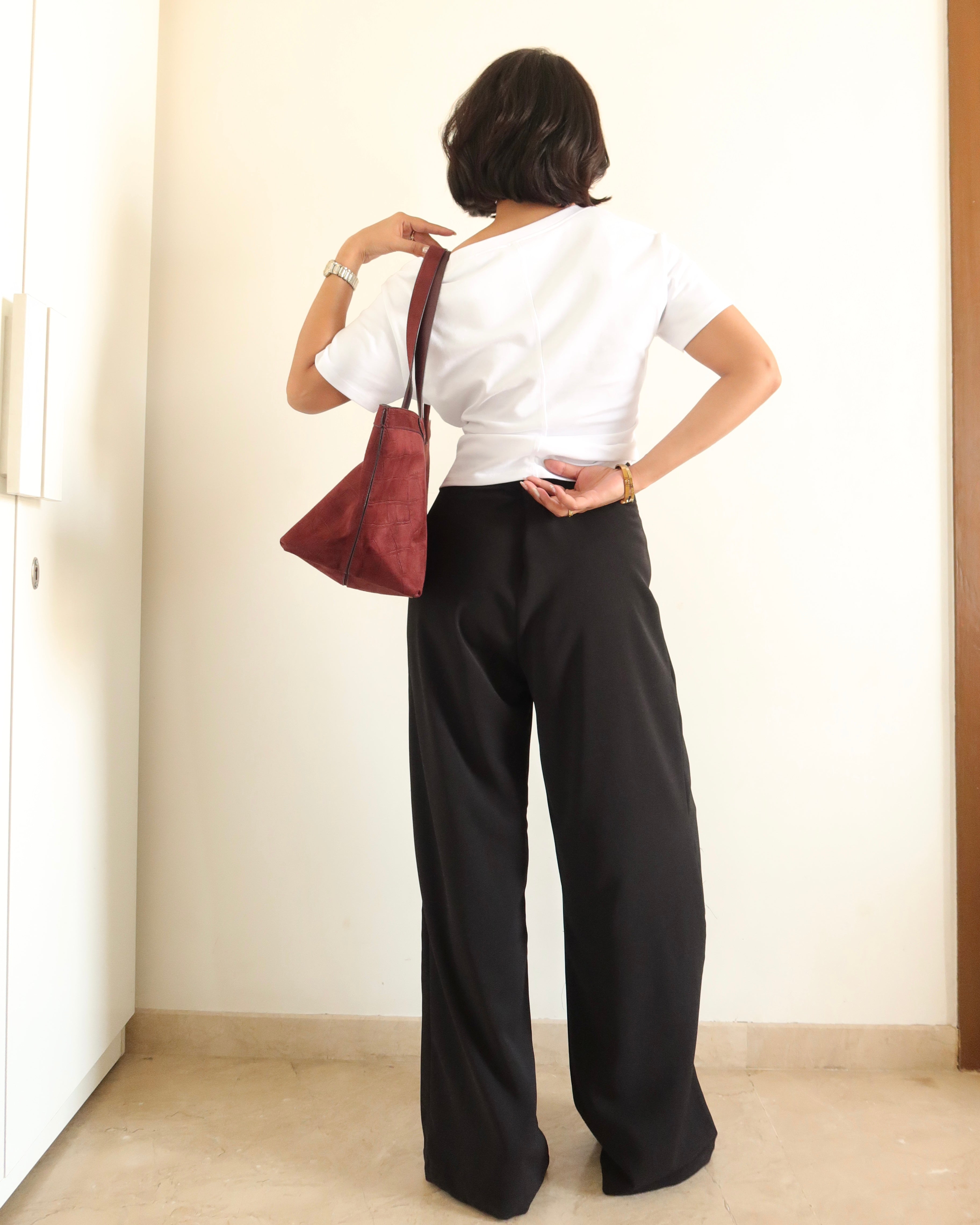 Outline Pleats Pants