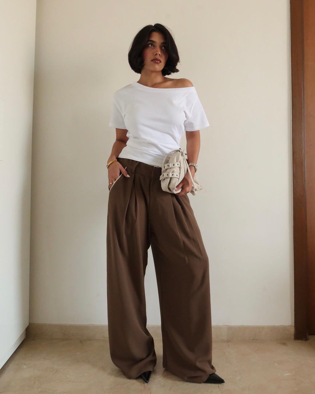 Outline Pleats Pants