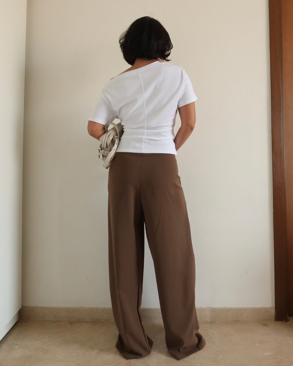 Outline Pleats Pants