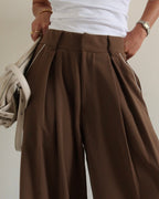 Outline Pleats Pants
