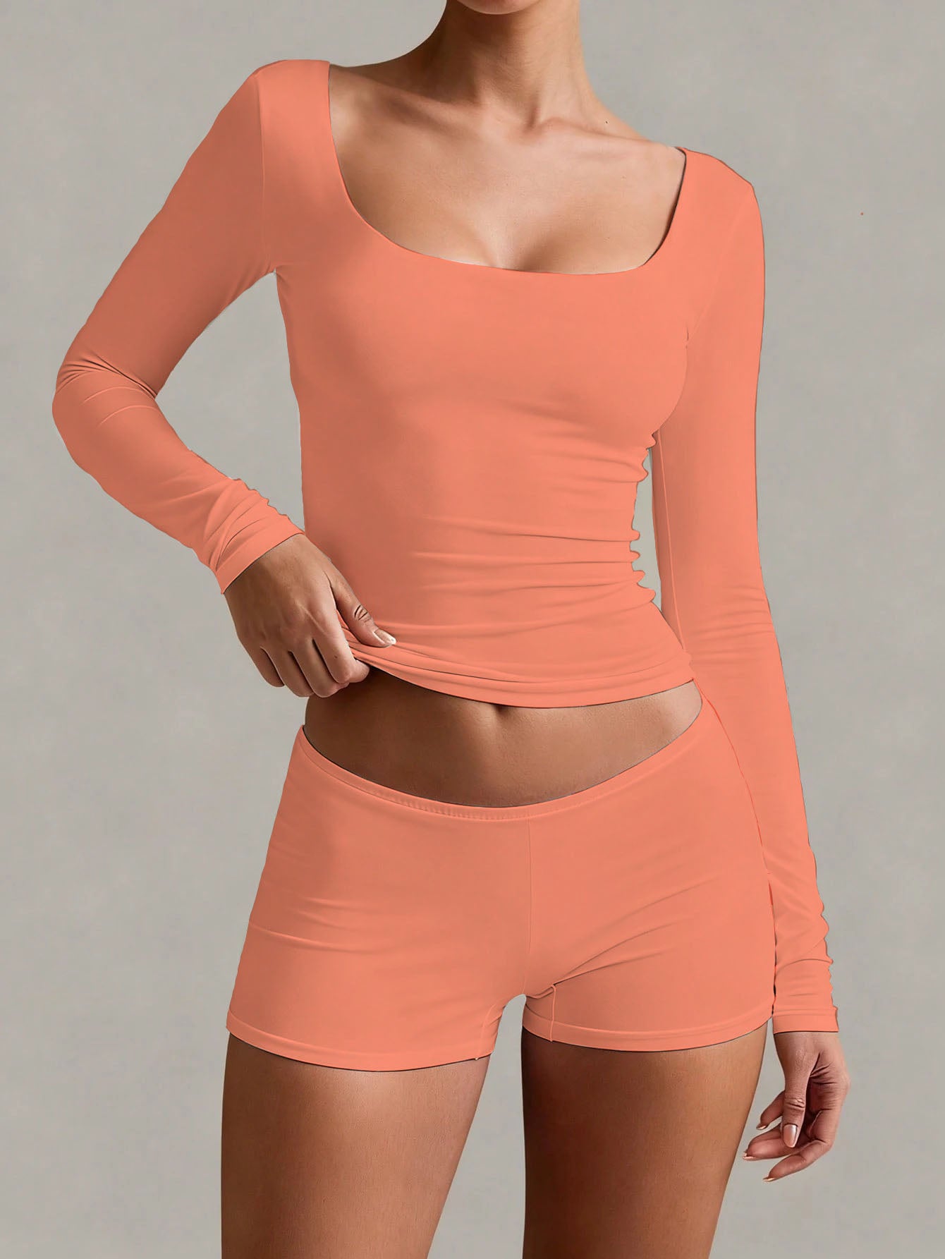 Soft Curve Neck Long Sleeve Top