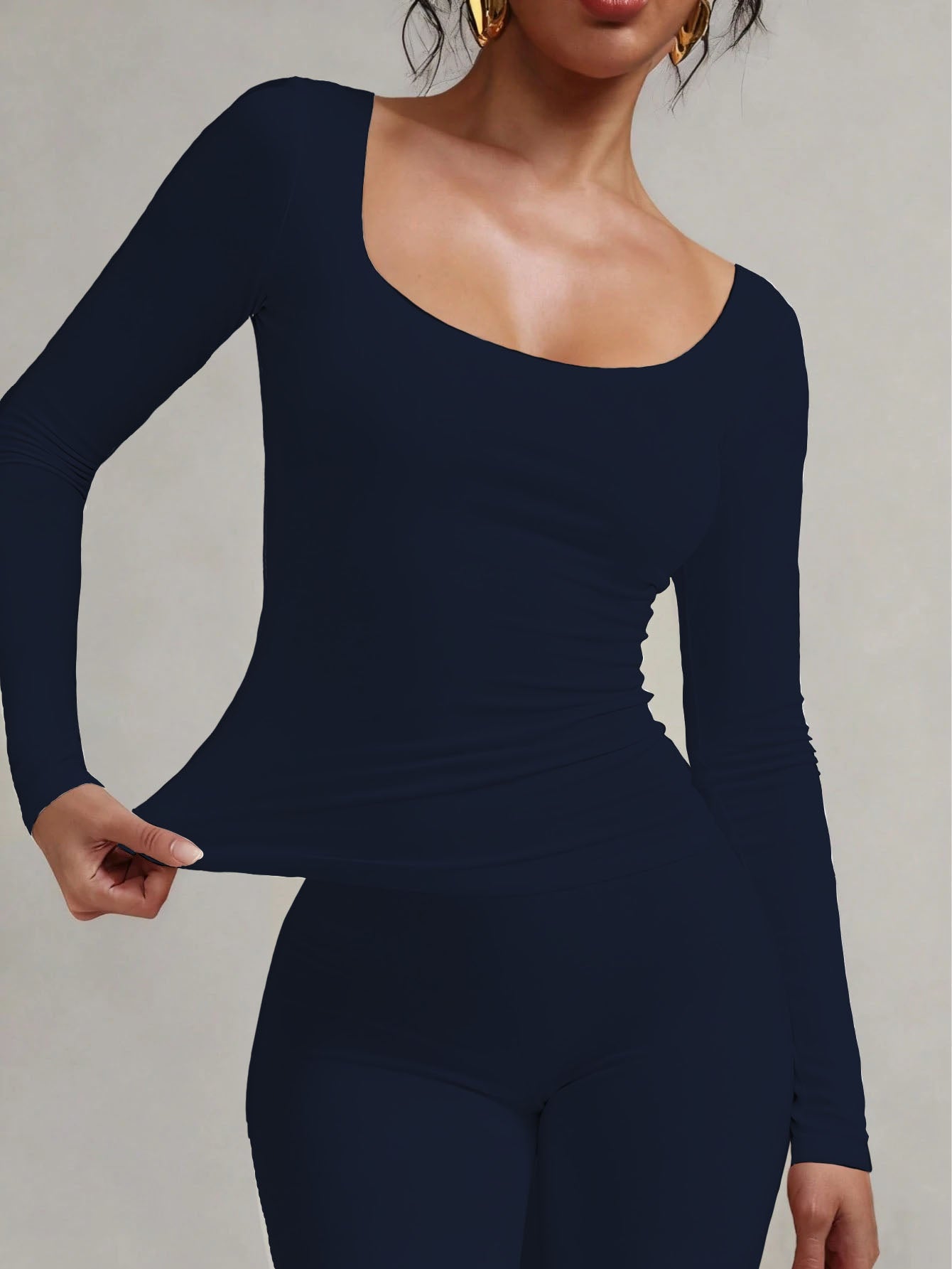 Soft Curve Neck Long Sleeve Top