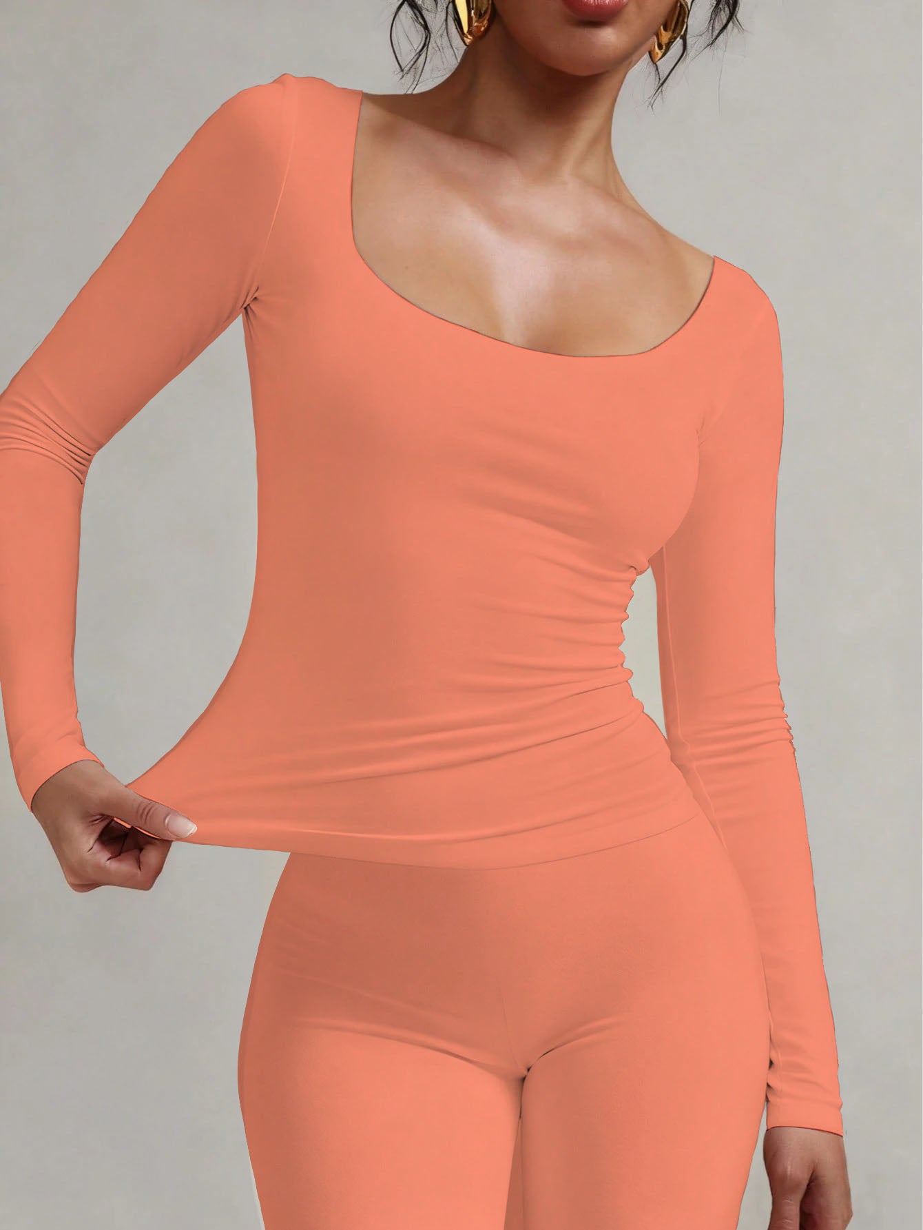 Soft Curve Neck Long Sleeve Top