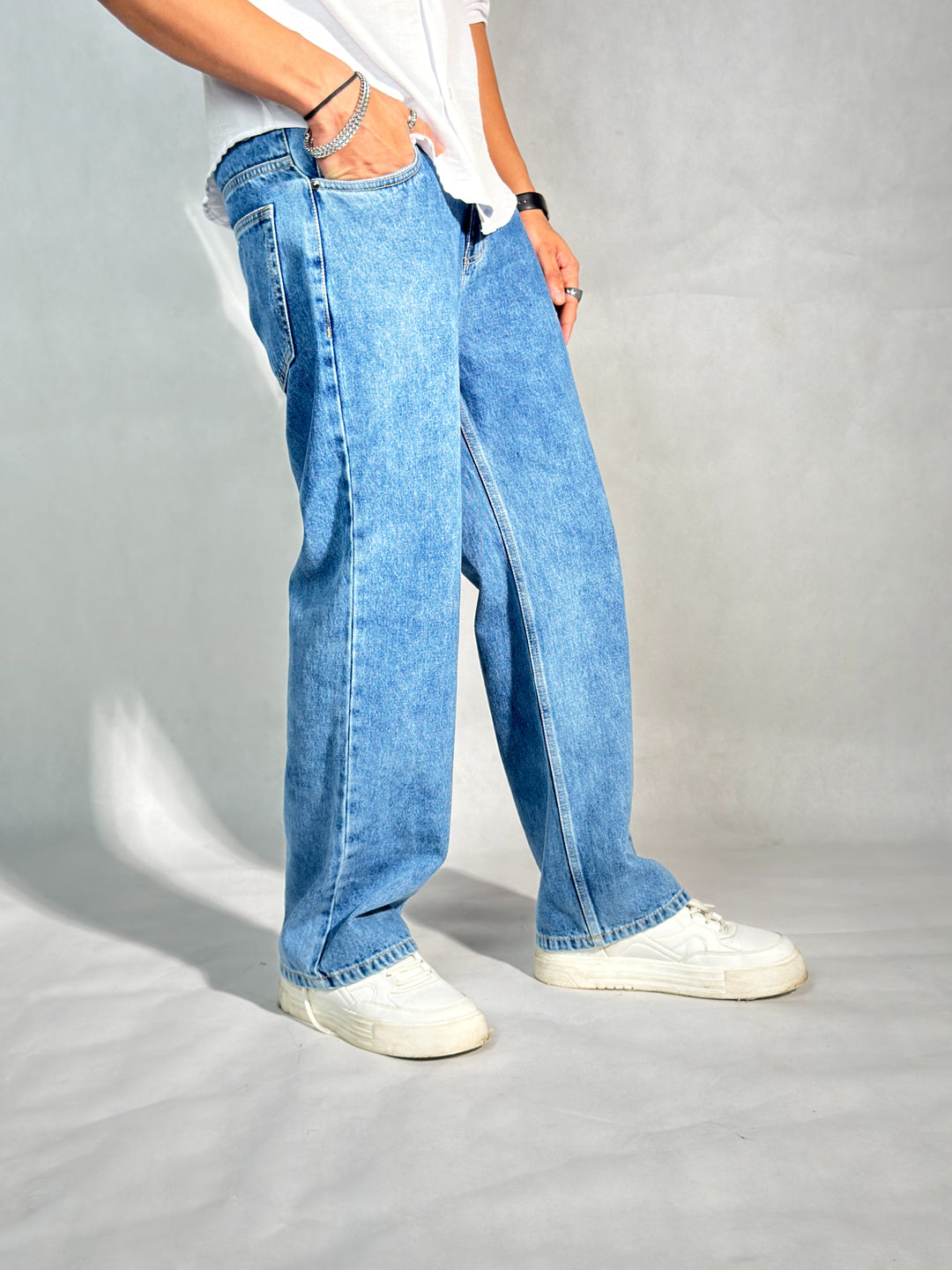 Classic Loose Straight Fit Jeans – Offduty India