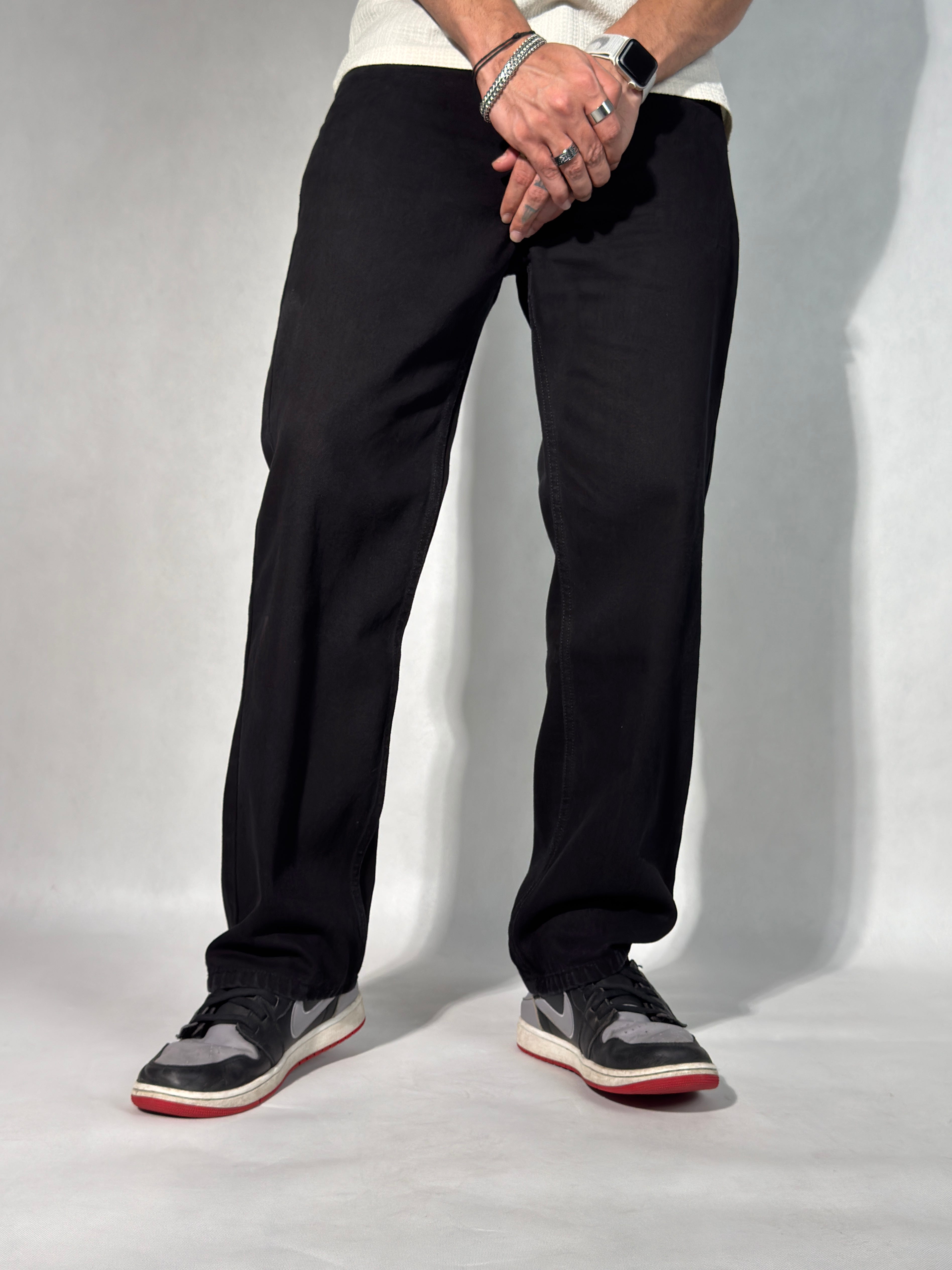 Black Out Straight Fit Jeans
