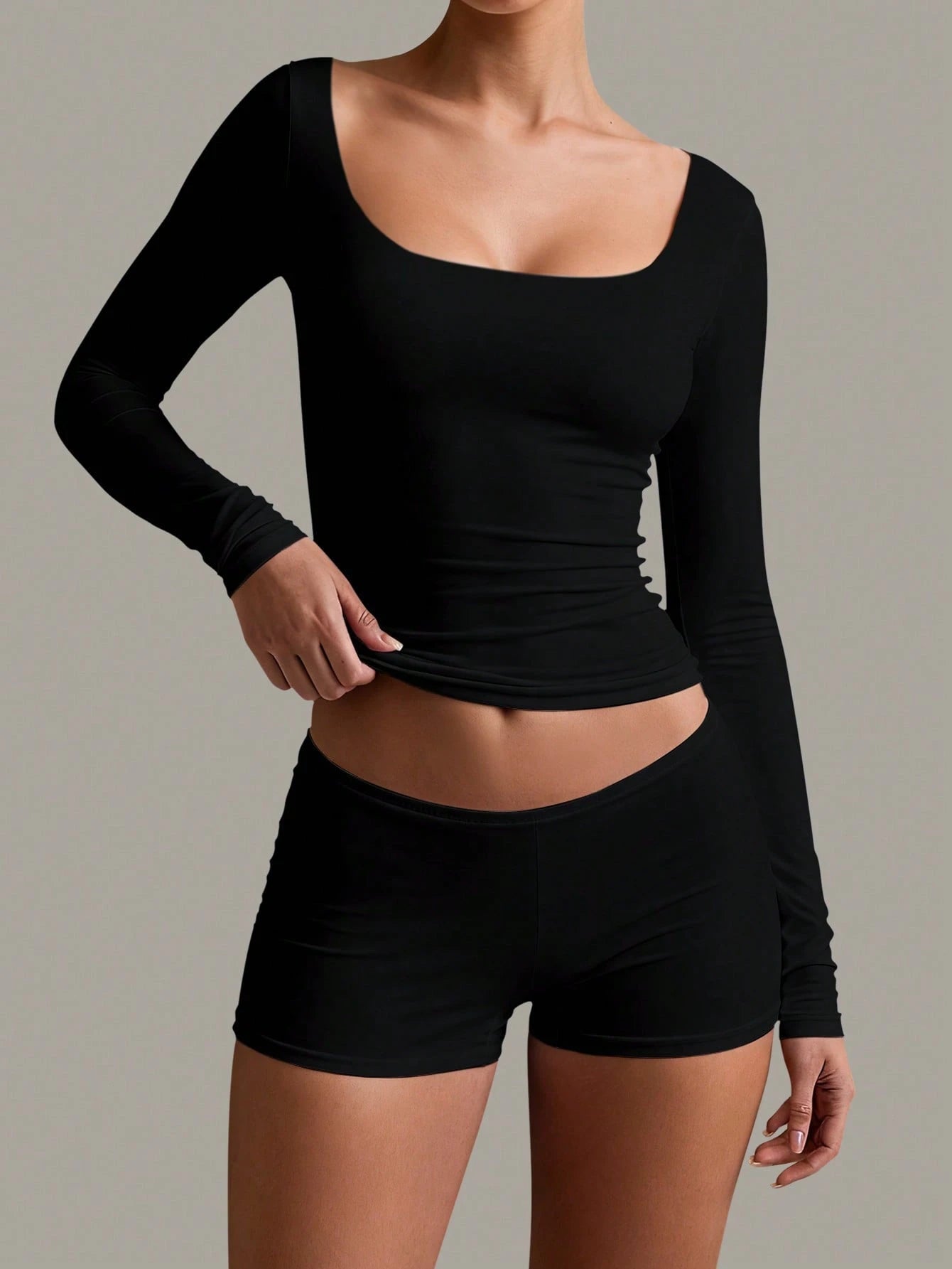 Soft Curve Neck Long Sleeve Top