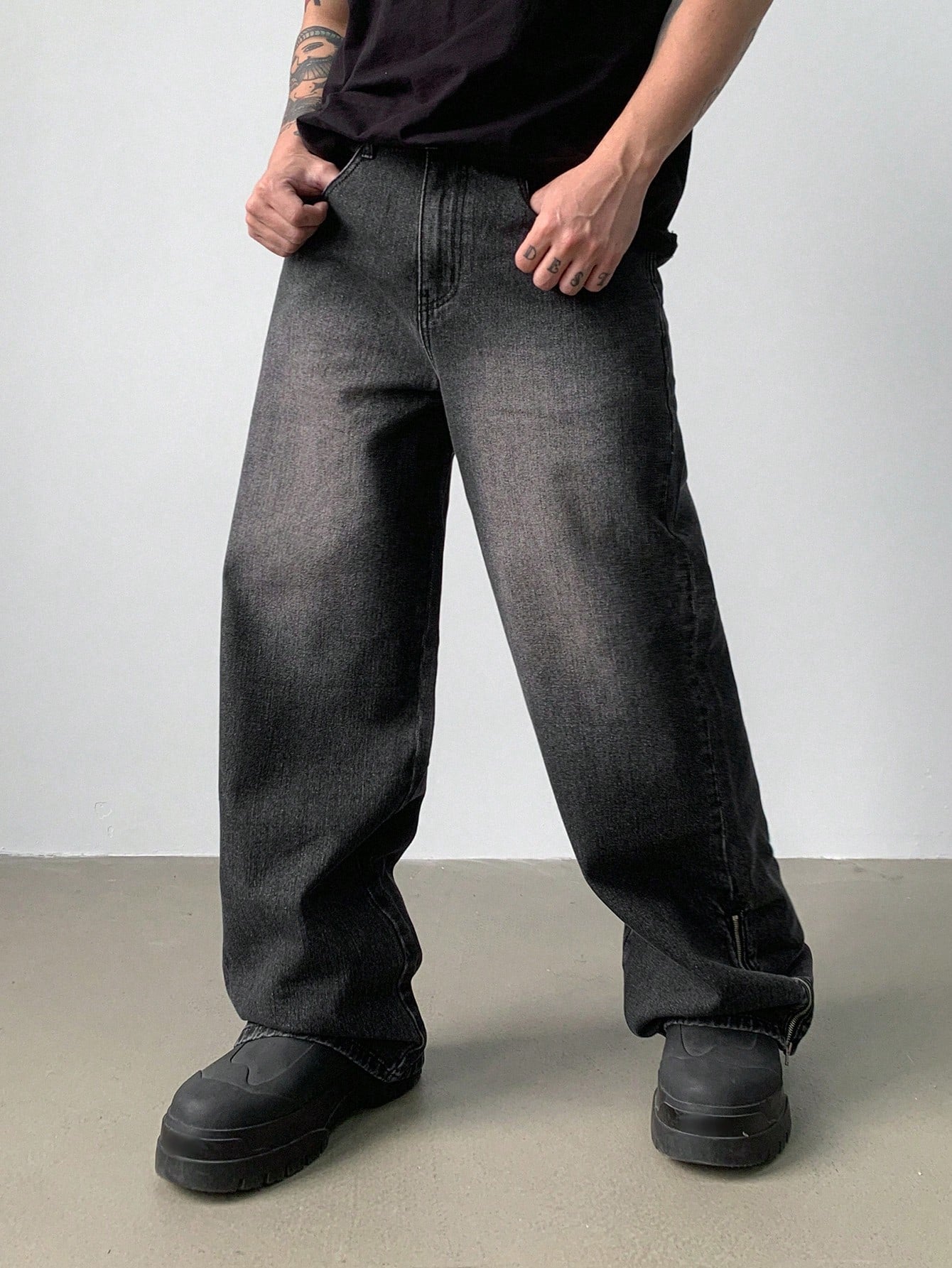 Cipher Black Loose Straight Fit Jeans