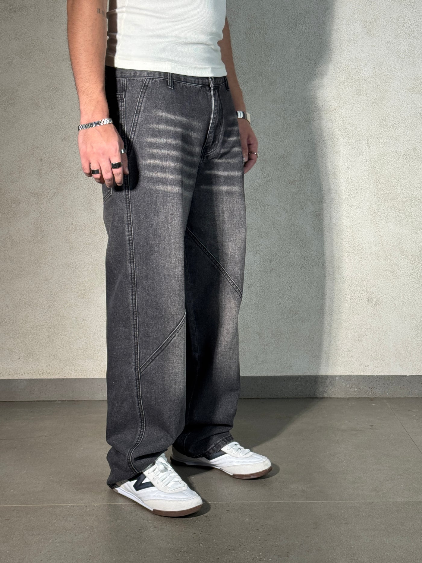 Vector Edge Pocket Straight Jeans