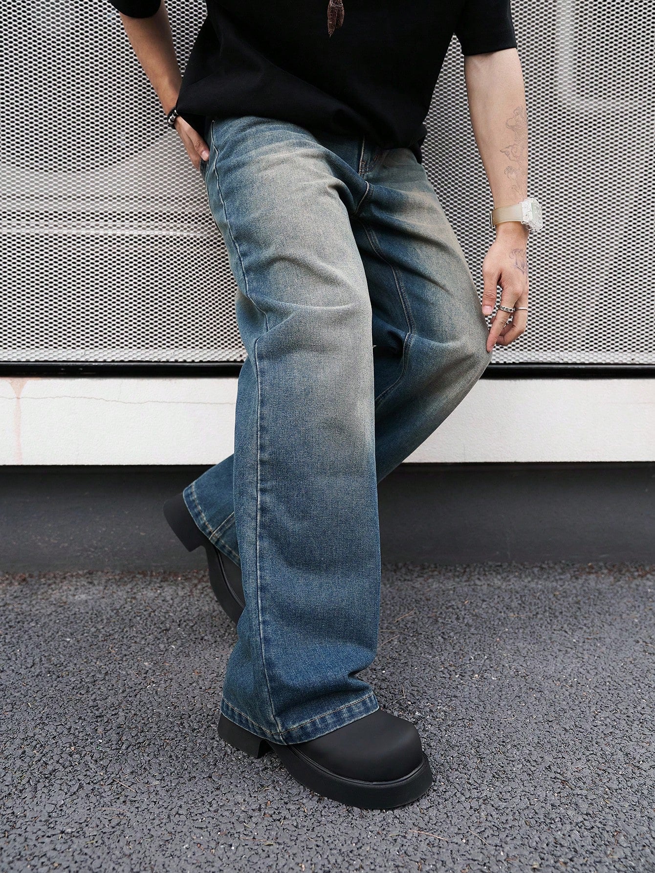 Aged Wash Relaxed Baggy Jeans