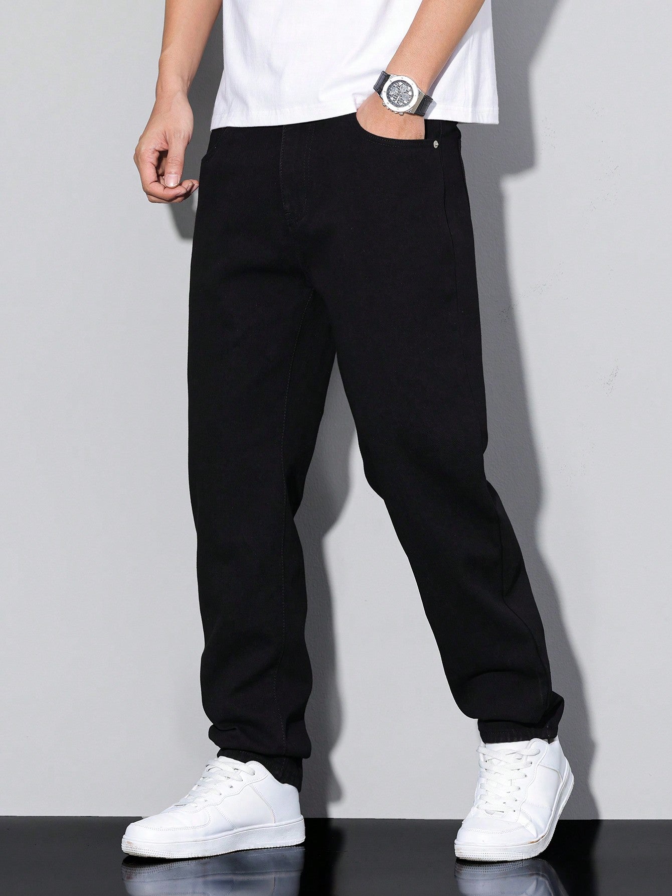 Black Out Straight Fit Jeans