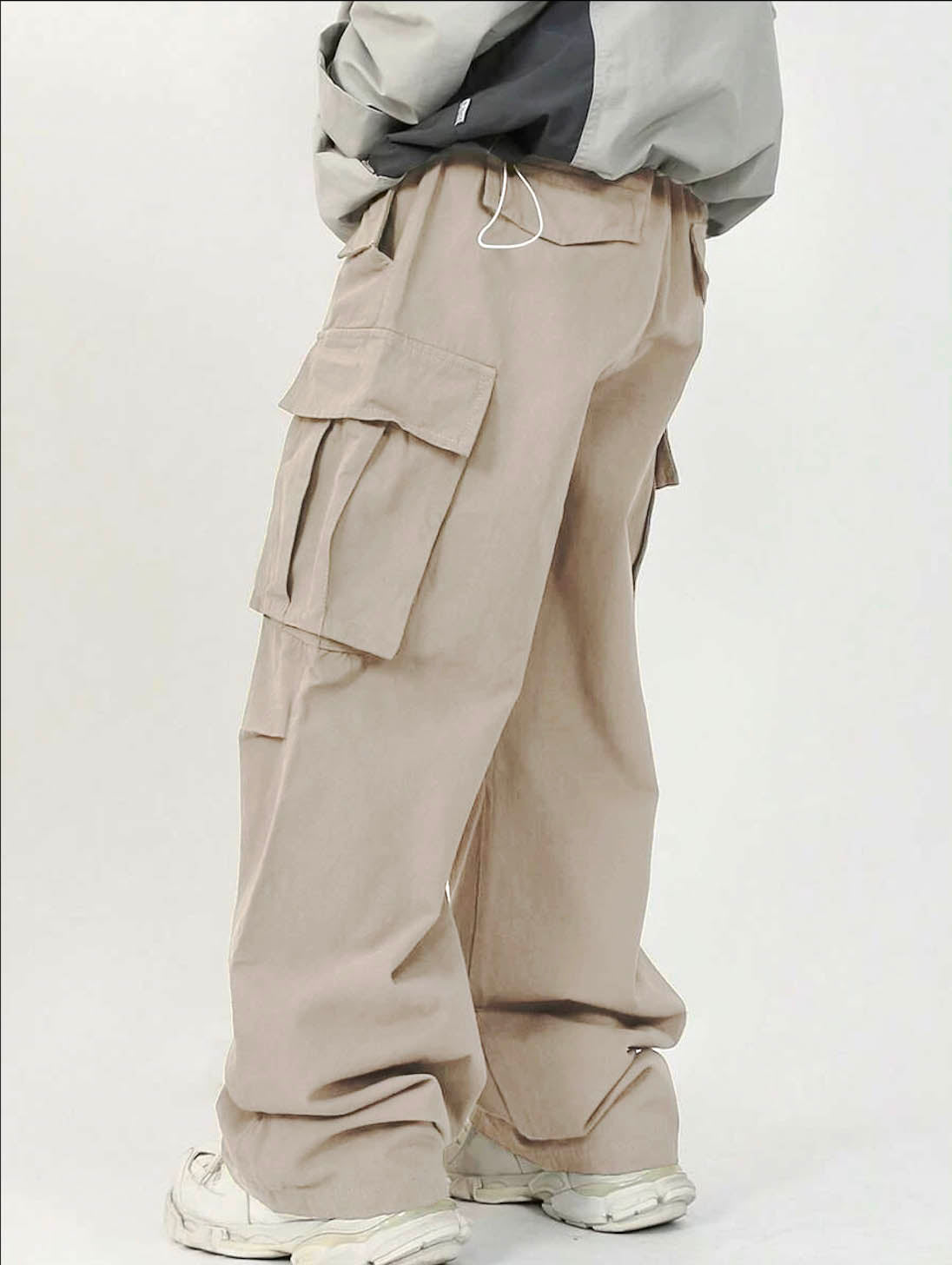 Versatile and Stylish 12-Pocket Cargo Pants