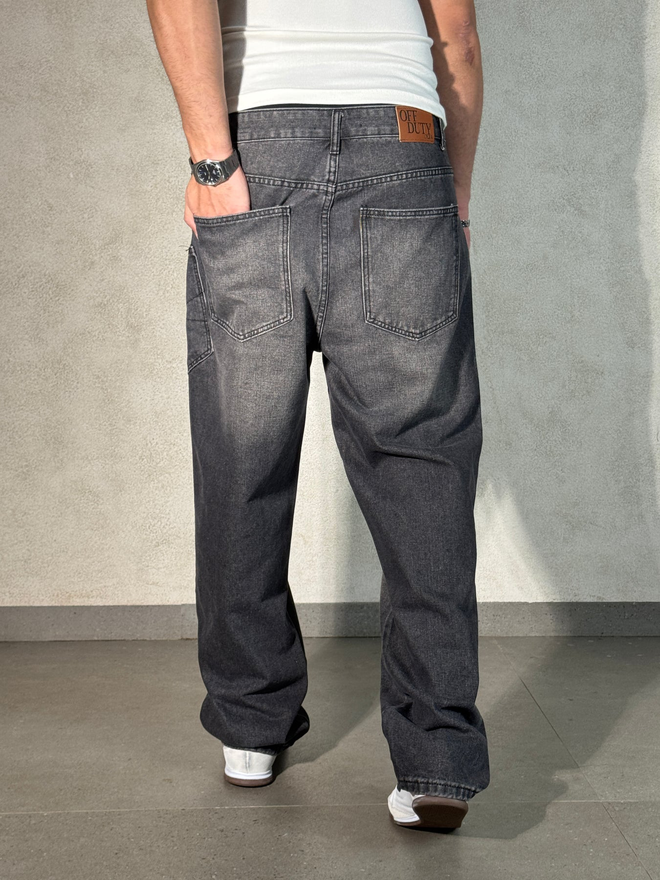 Vector Edge Pocket Straight Jeans