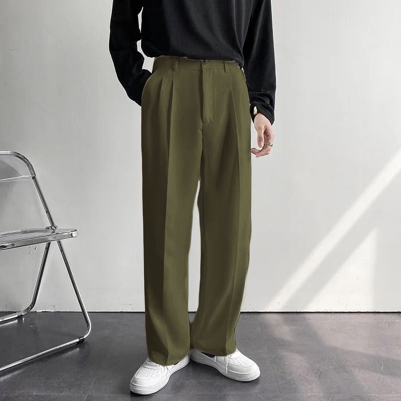 Men's slim green cargo pants with green sweatshirt and white sneakers outfit  | Green cargo pants outfit, Green pants outfit, Green pants men