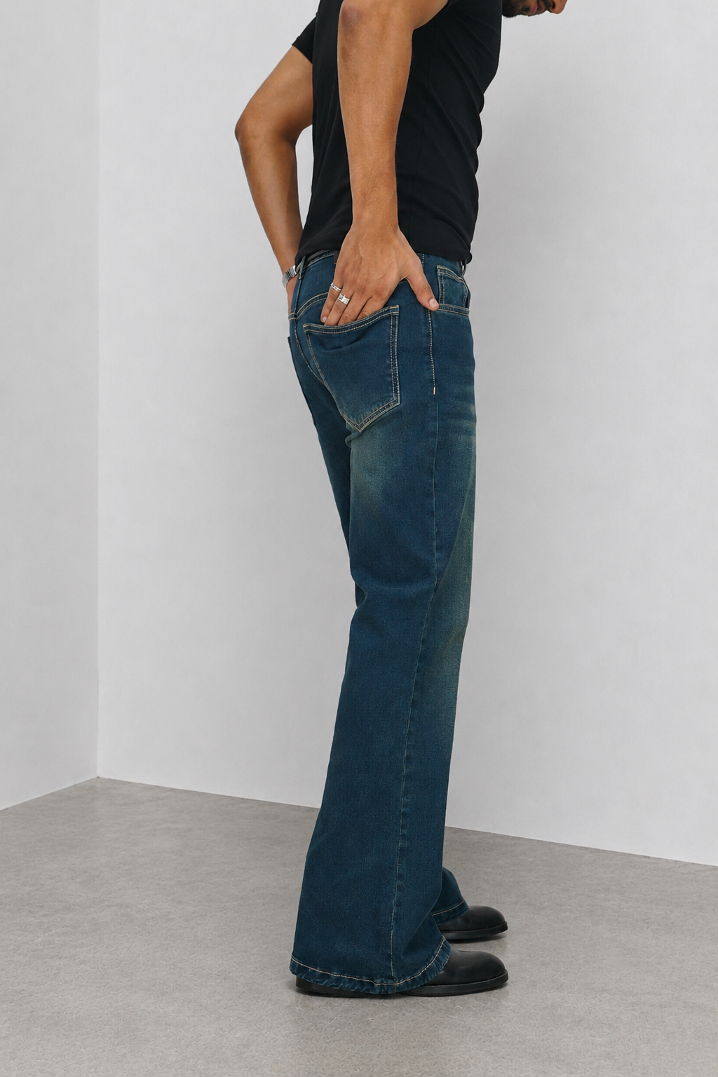 Retro Blue Standard Bootcut Jeans - Image 3