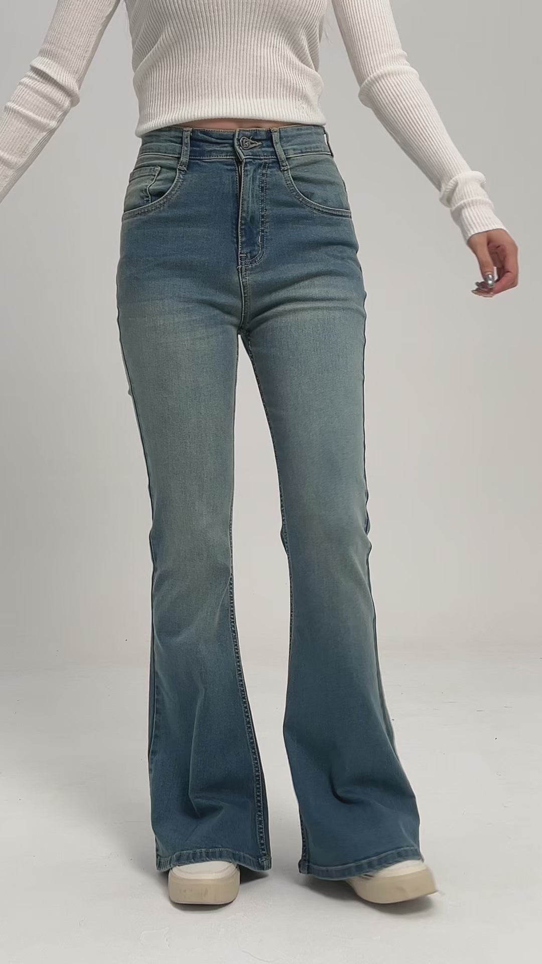 Classic Vogue Flare Jeans
